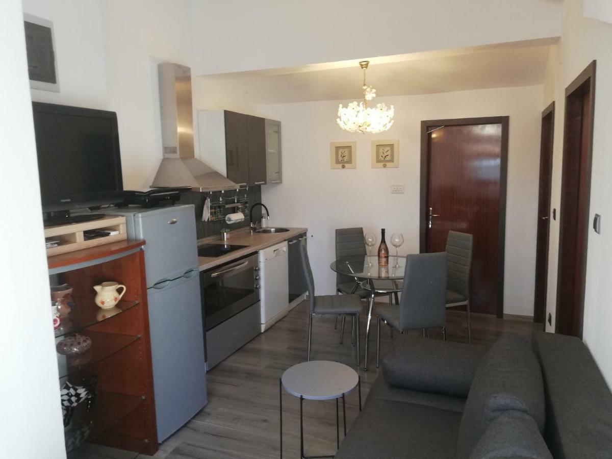 Ferienwohnung Penelope Pula Exterior foto